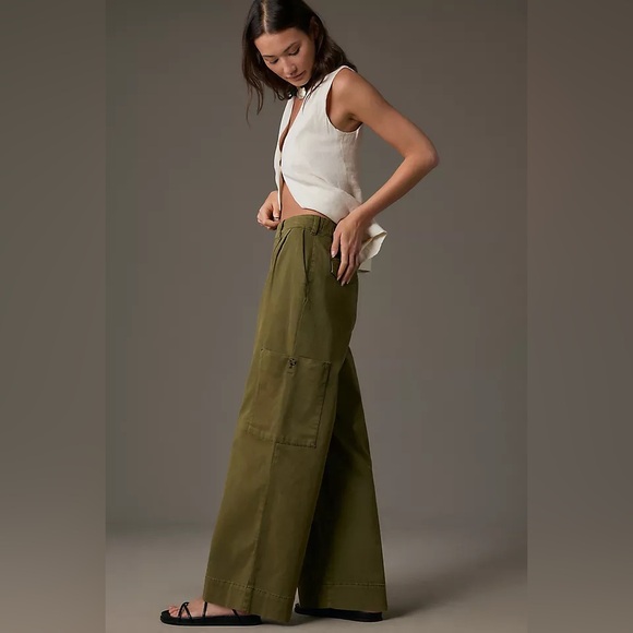 ANTHROPOLOGIE Pilcro Pleated Wide-Leg Cargo Pants, Army Green. Size XS - Picture 2 of 8